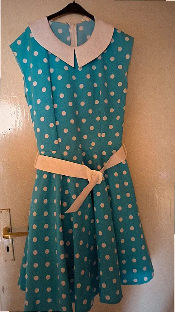 Damen A-Linien-Kleid Gr. 38 ärmellos türkis/weiß gepunktet mit Kragen & Gürtel