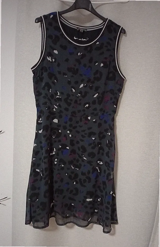 Tierdruck Hochzeitsgast Kleid