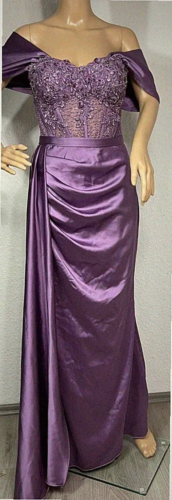 Damen Abendkleid lang lila Gr. 36 Carmen-Ausschnitt Perlen Pailletten