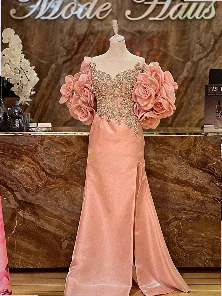 Damen Abendkleid lang S/M rosa Satin schulterfrei Herzausschnitt 3D-Blumen