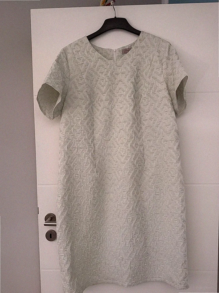 Damen Etuikleid Größe 52