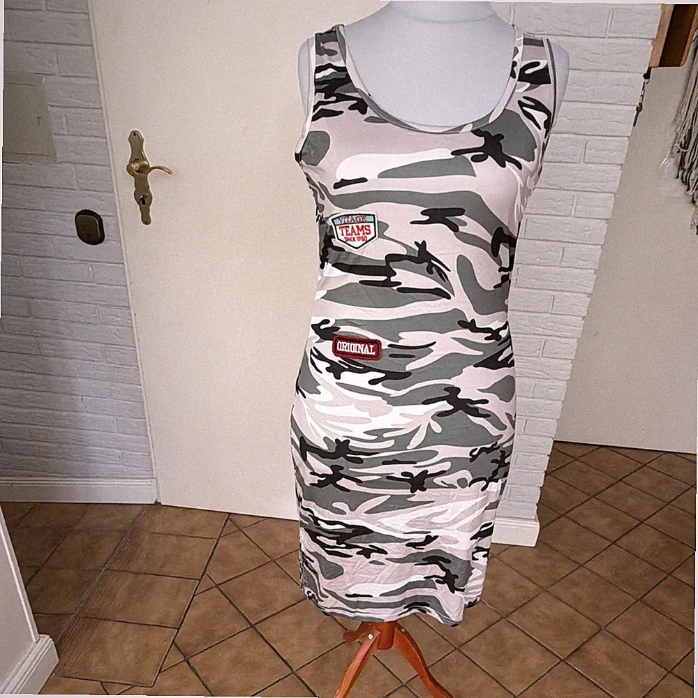 Damen Etuikleid Midi Camouflage mehrfarbig Jersey Elasthan Stretch Gr. L