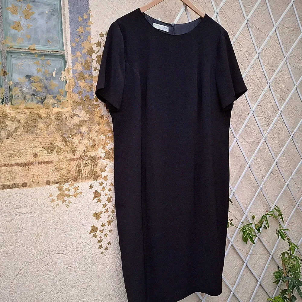 Damen Kleid 46 elegant schwarz Etuikleid neuwertig figurfreundlich Kurzarm