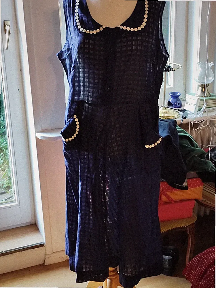 Damen Kleid Blau kariert Gr. L/XL übers Knie ärmellos Rundhals A-Linie Taschen