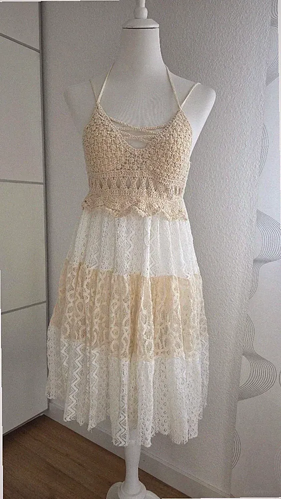 Damen Kleid Häckelkleid Sommer Ibiza Boho Volant Gr.S beige ivory NEU