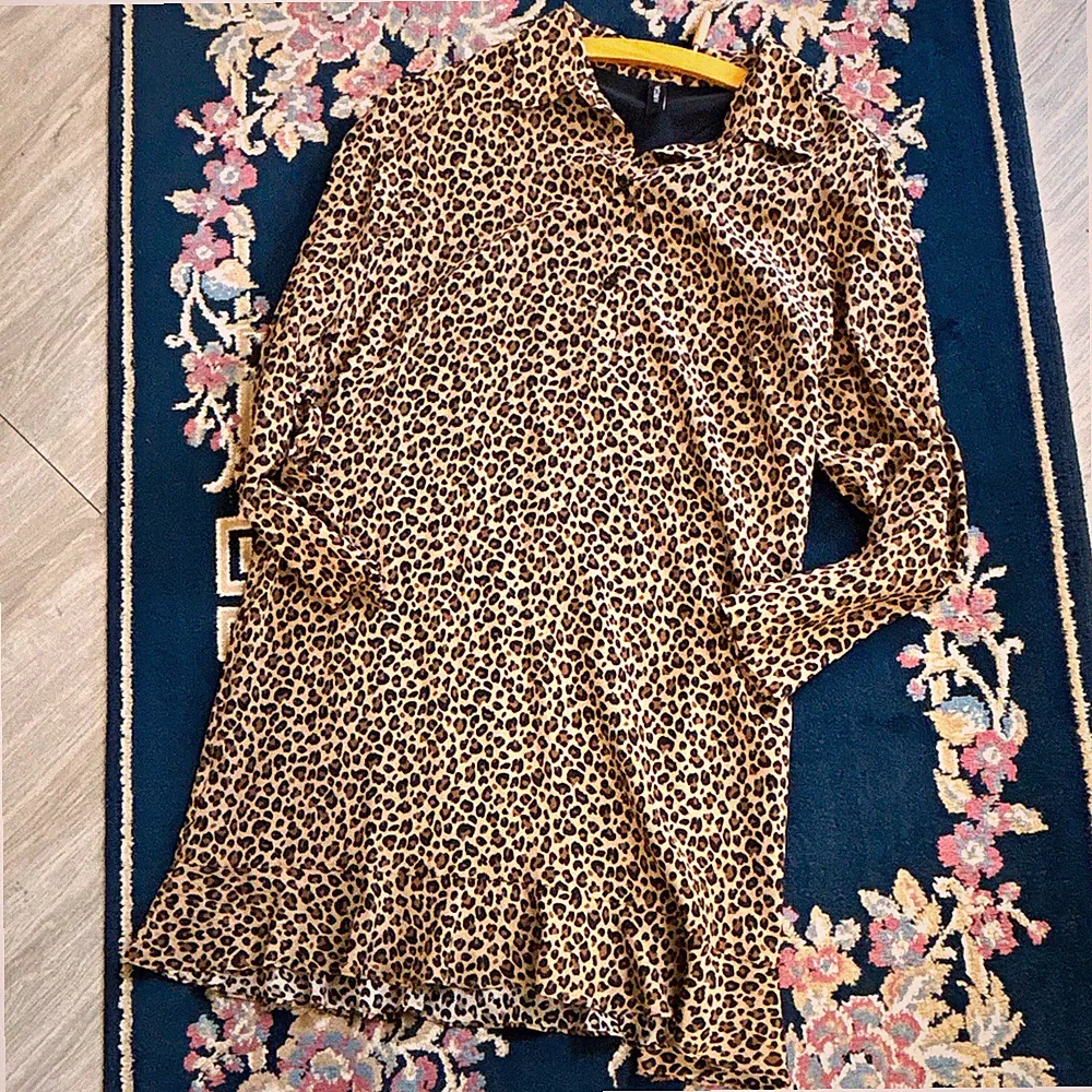 Damen Kleid Langarm im Leopardenmuster in Braun und Schwarz , Seide Neu. N7