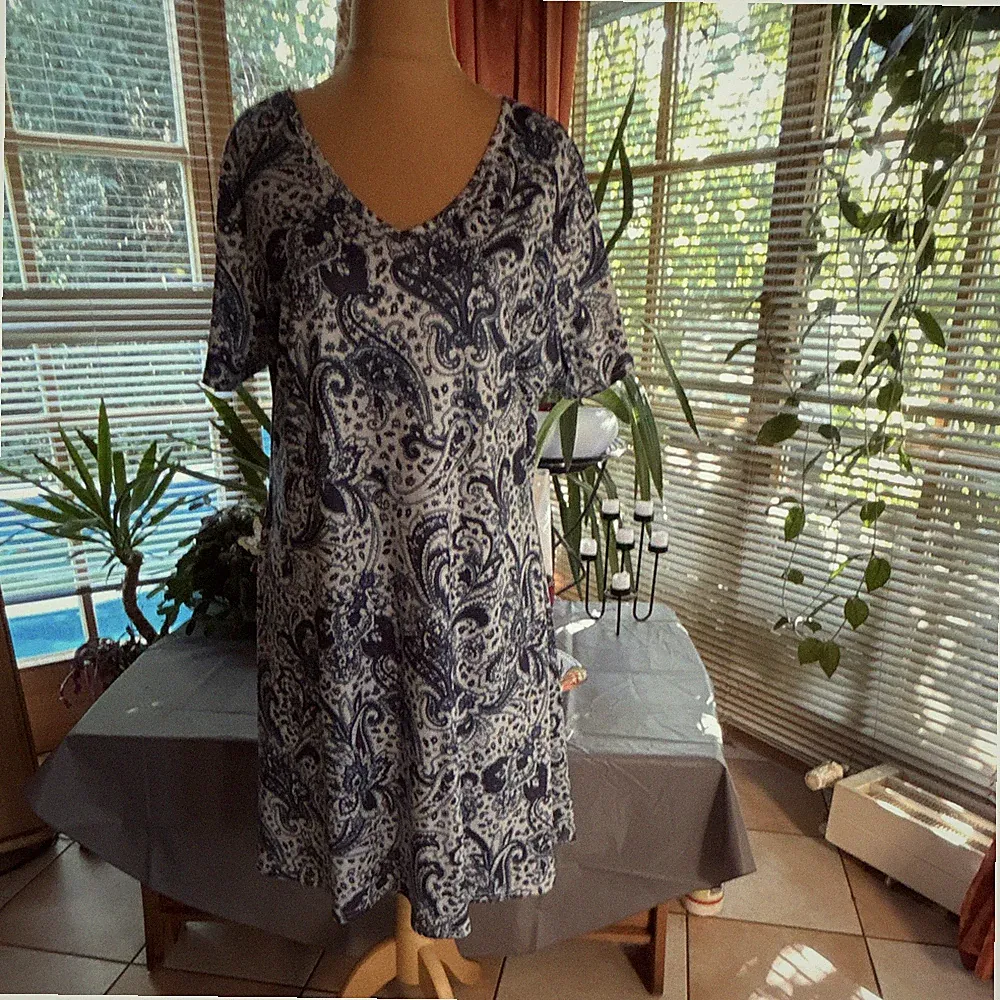 Damen Kleid Midi A-Linie blau weiß Paisley V-Ausschnitt Kurzarm Gr. L/XL