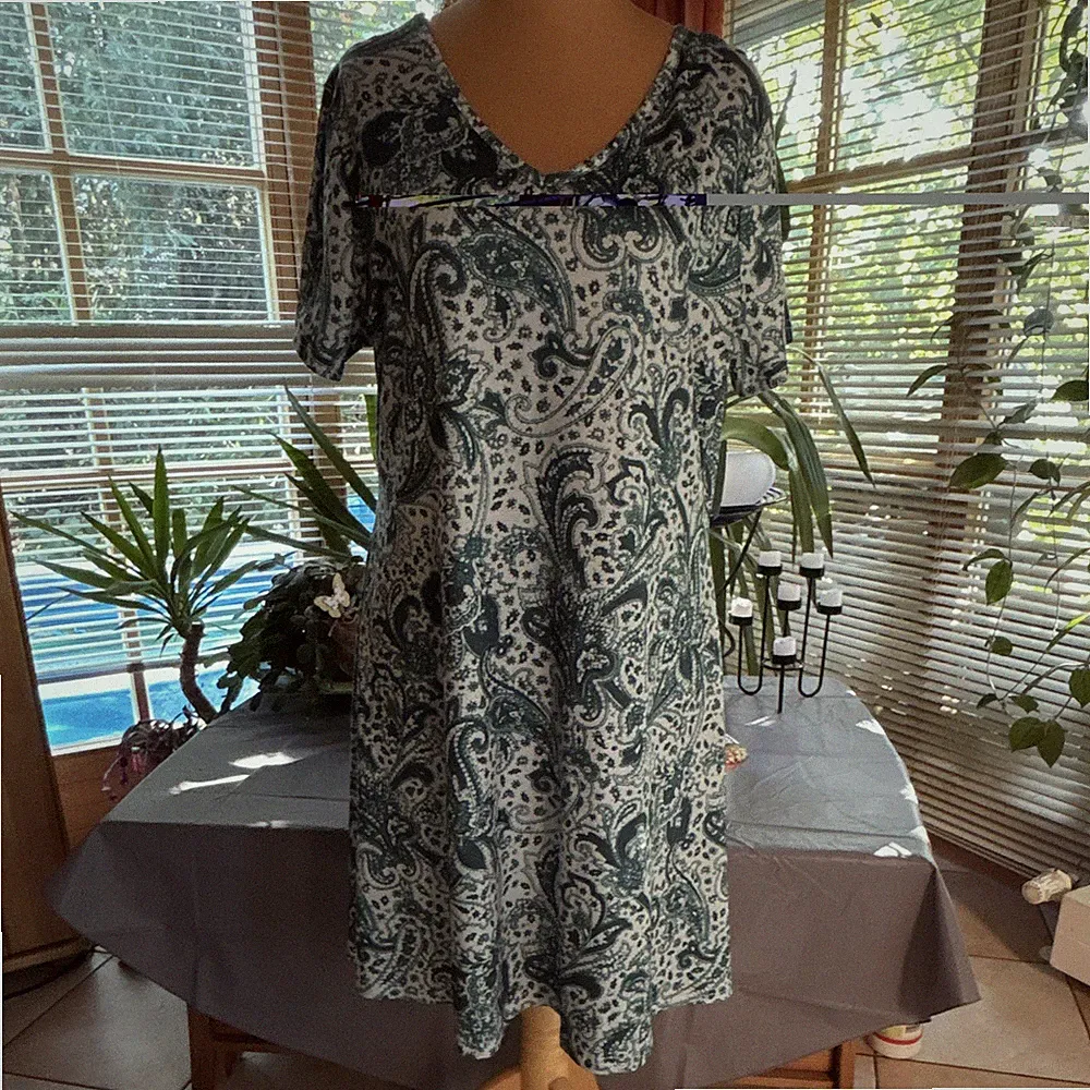 Damen Kleid Midi A-Linie grün Paisley V-Ausschnitt Kurzarm Gr. L/XL