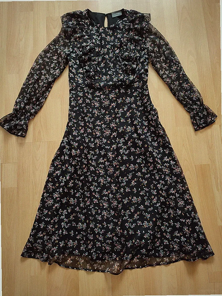 Langärmliges Hochzeitsgastkleid