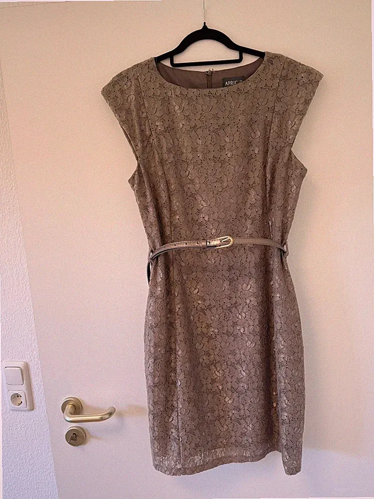 Ärmellos Blumenkleid