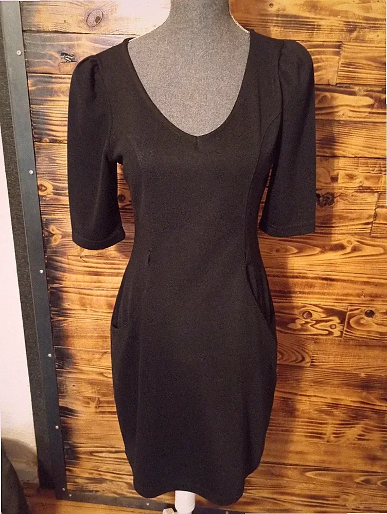 Damen Kleid schwarz dehnbar Größe 38 fürs Büro zb after work etc. mit Taschen