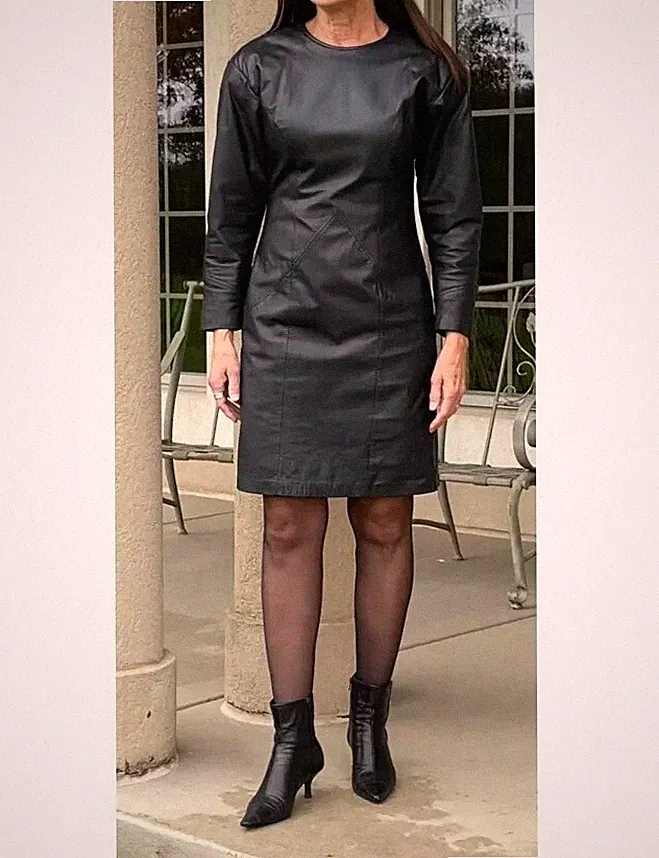 Damen Lederkleid mit durchgehenden Ärmeln | Echtes Lammfell Leder Skinny...
