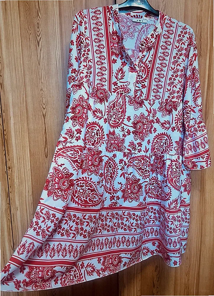 Damen Schönes Boho-Kleid , Gr. M, rot-weiß Muster.