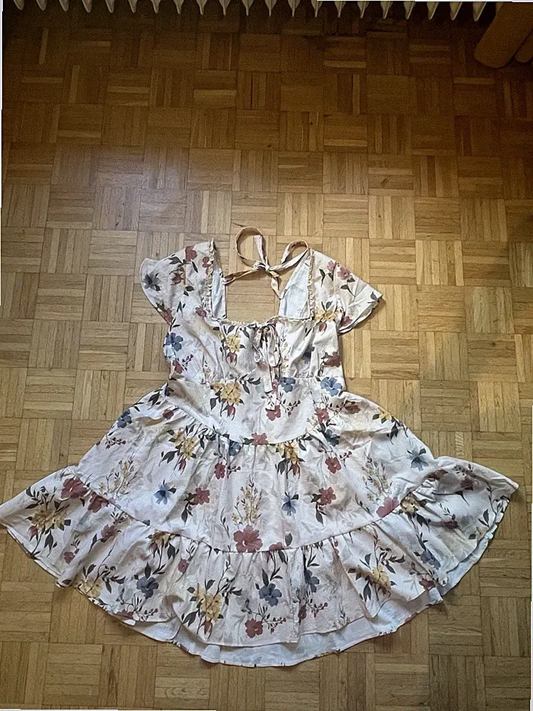 Damen Sommerkleid 2XL kurz A-Linie Kurzarm Blumen creme gesmokt Rüsche Bindeband