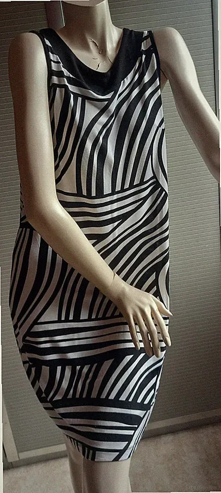 Damen Sommerkleid Größe 40 Schwarz Weiß gemustert