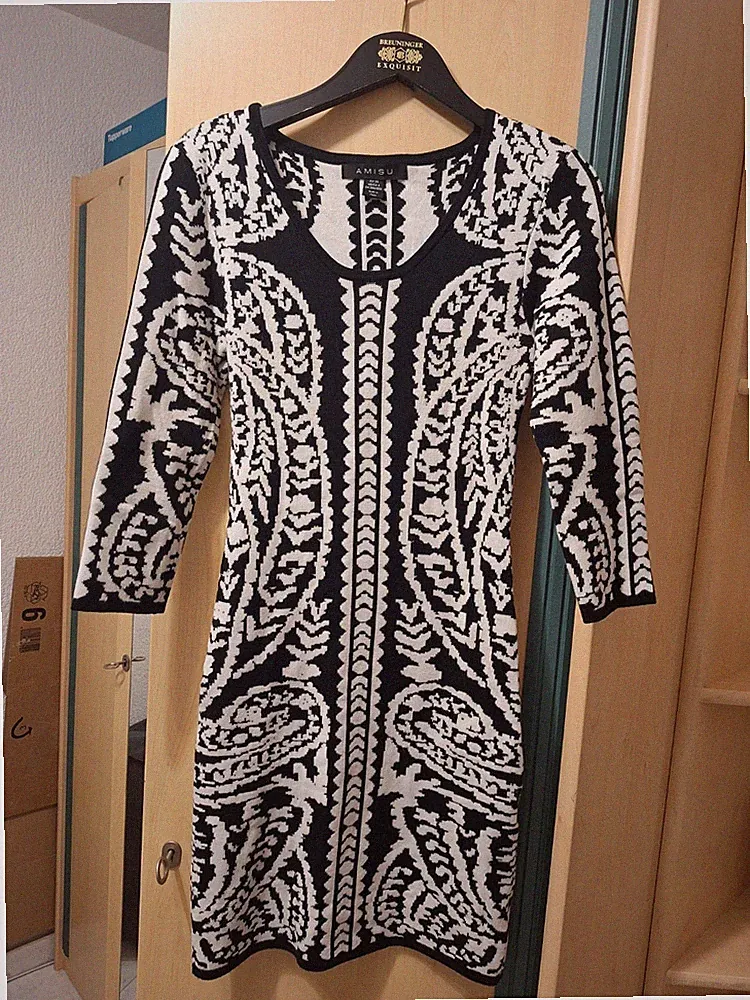 Damen Strickkleid Gr. 34 New Yorker Strick-Qualität Mädchen Wie Neu