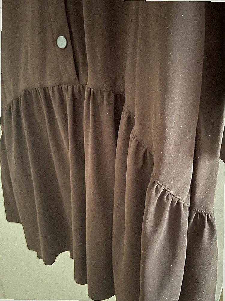 Damenkleid Farbe Mokka Gr. XL Langer Arm Mit Druckknöpfen Und Volant