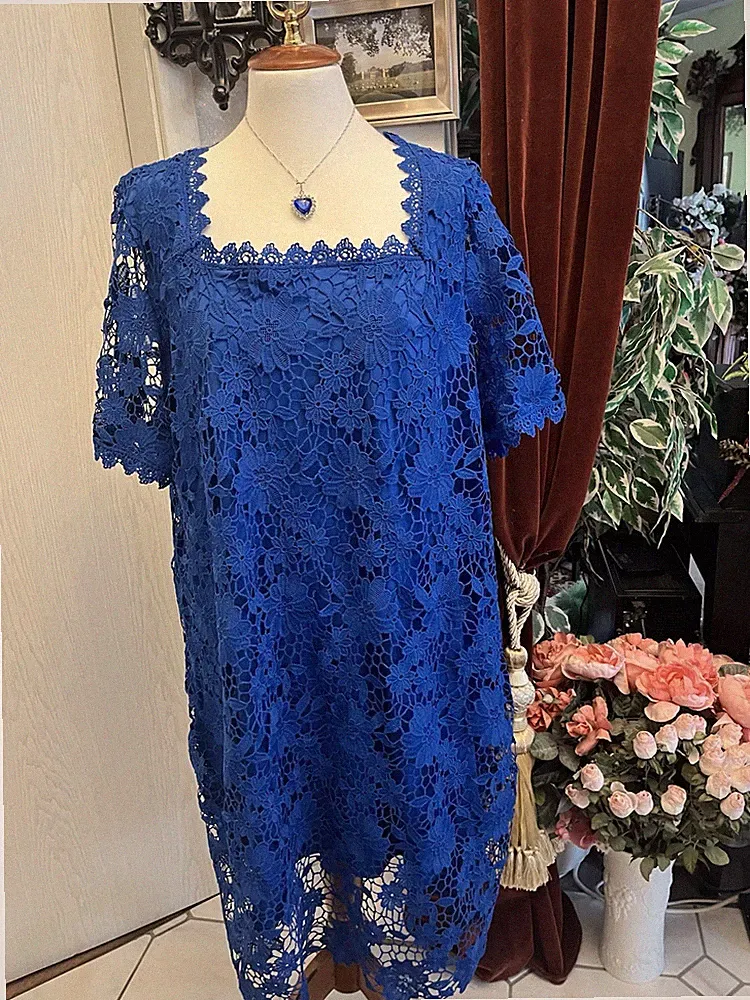 Damenkleid, königsblau Spitze, incl. Kette
