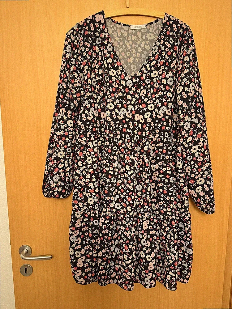Damenkleid von Hailys / Größe XL / langärmlig / knielang/ gut erhalten