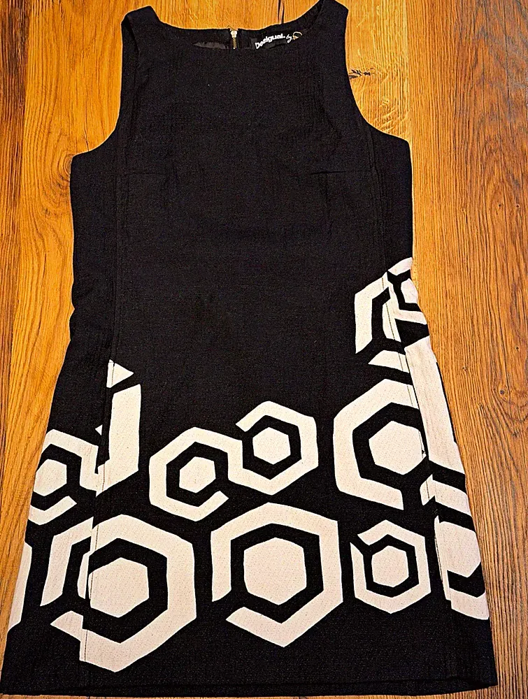 Desigual Damen A-Linien Kleid kurz geometrisch schwarz/weiß Gr. 40 Baumwolle