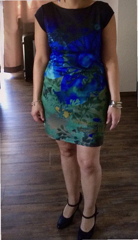 Desigual Damen Etuikleid kurz Kurzarm Blumen mehrfarbig XL Rundhals Logo