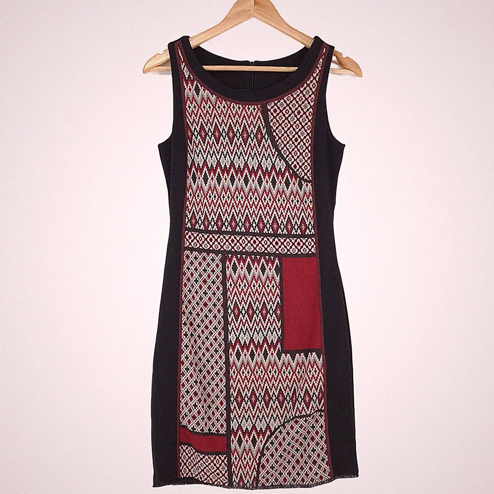 Desigual Etuikleid Schwarz Rot Geometrisch Flickwerk Ärmellos Größe
