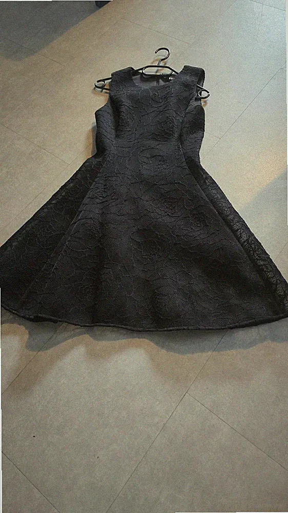 DKNY Damen A-Linien Kleid Spitze Blumen schwarz kurz ärmellos XS/S