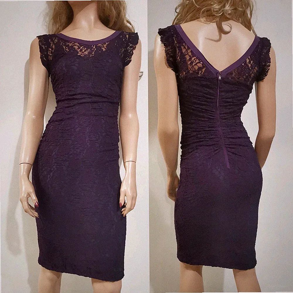 Dolce & Gabbana Bodycon-Etuikleid Spitze Slim Knielang Lila IT38