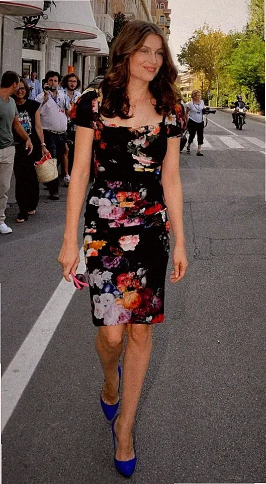 Dolce & Gabbana FW2012 Bodycon-Minikleid Barock Blumenmuster Seide Rüschen IT42
