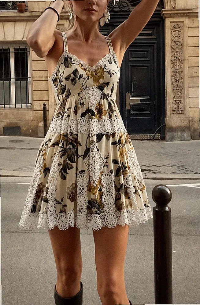 Dolce & Gabbana SS2011 Minikleid Blumenmuster Seide Häkel Spitzenbesatz IT36