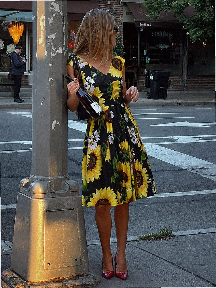 Dolce & Gabbana SS2017 Floral Sunflowers Print Cotton Black Midi Dress IT42
