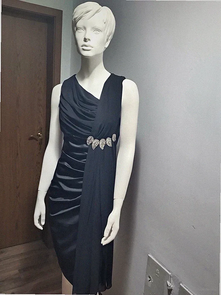 dqui Damen Etuikleid Satin schwarz Gr. 38 ärmellos V-Ausschnitt asymm.