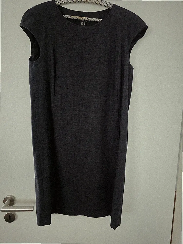 Edles Etuikleid von Mango Suite Gr. XL mit Taschen