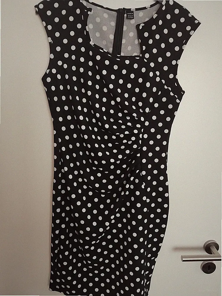 Edles Kleid Polkadot von Shein Gr. XL (42)