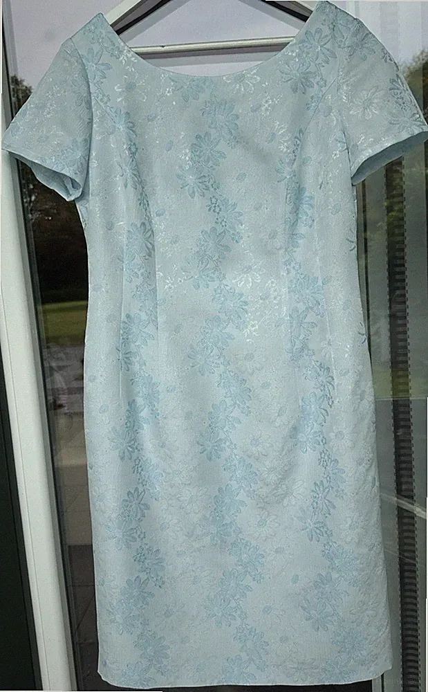 Elegance Etuikleid/Sommerkleid Gr. 40 Blau Glitzer