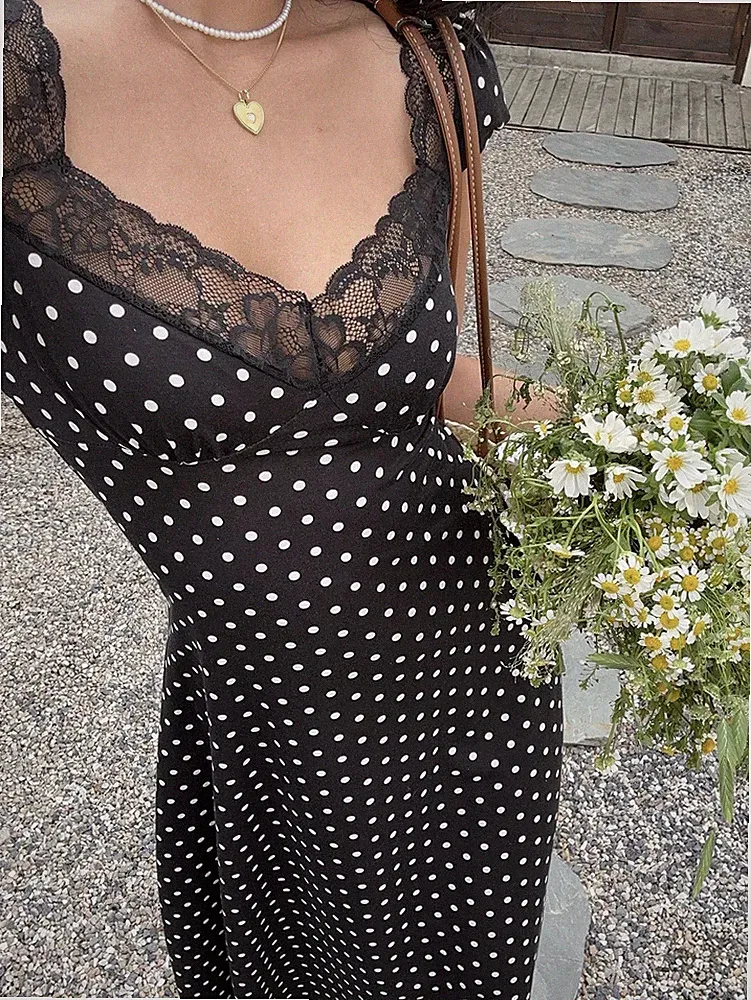 Elegantes A Linien Damenkleid mit Herzausschnitt und Puffärmeln