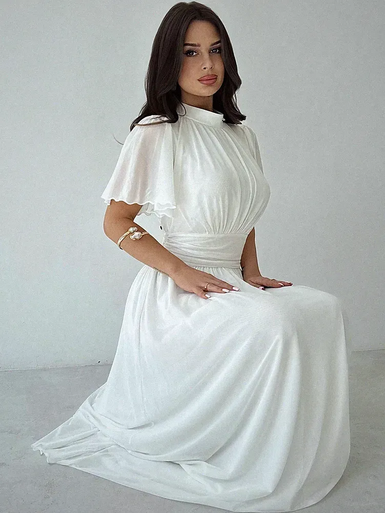 Elegantes A Linien Damenkleid mit Stehkragen in Weiß