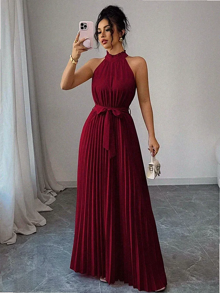 Elegantes A Linien Kleid für Damen mit Neckholder Ausschnitt
