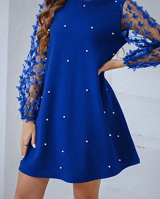 Elegantes Damenkleid in Übergröße mit Schmetterlingsapplikationen & Kunstperlen