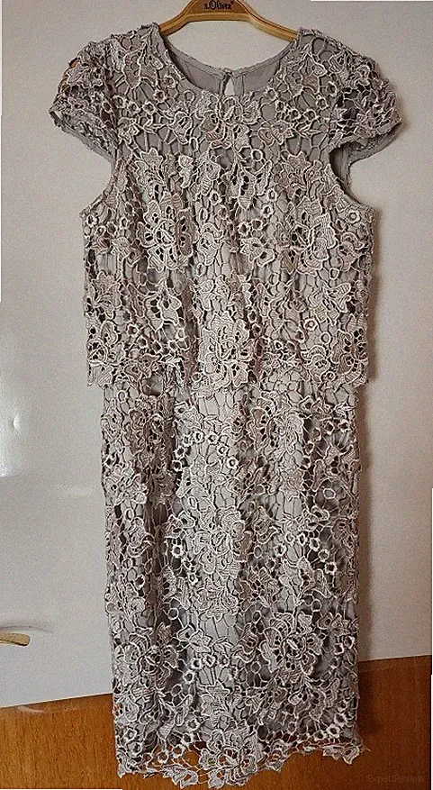 Elegantes Etuikleid - Gr. S - silbergrau - Spitze mit Unterkleid - LIPSY London