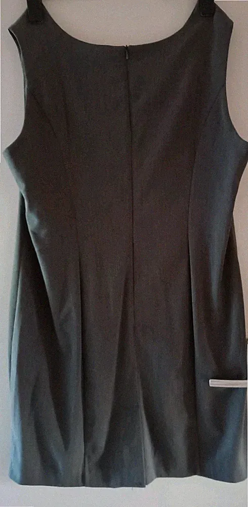 Elegantes Etuikleid Größe 50 grau