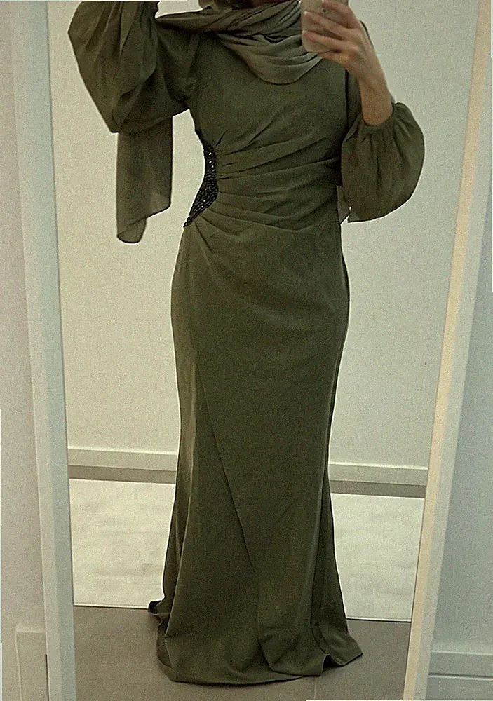 Elegantes Langes Kleid Mit Laternenarm Größe S armeegrün Abendkleid