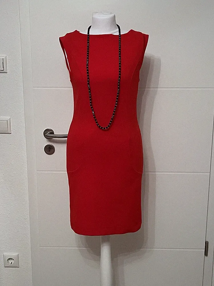 Elegantes rotes Etuikleid mit U-Boot-Ausschnitt von ESPRIT Gr. XS