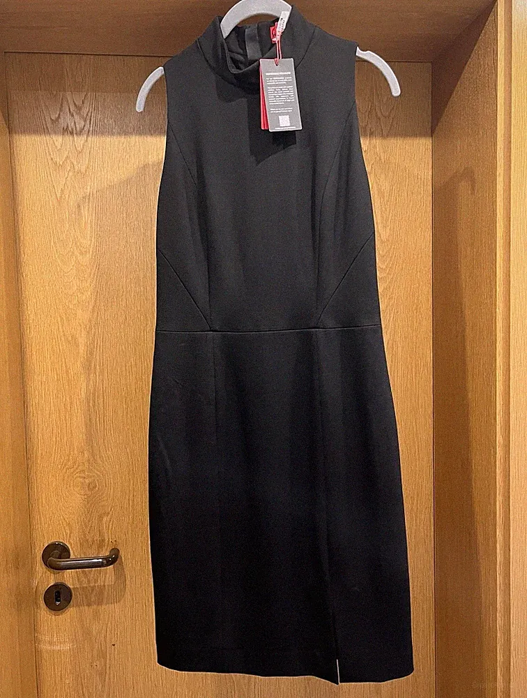 Elegantes schwarzes Etuikleid mit Stehkragen, NEU