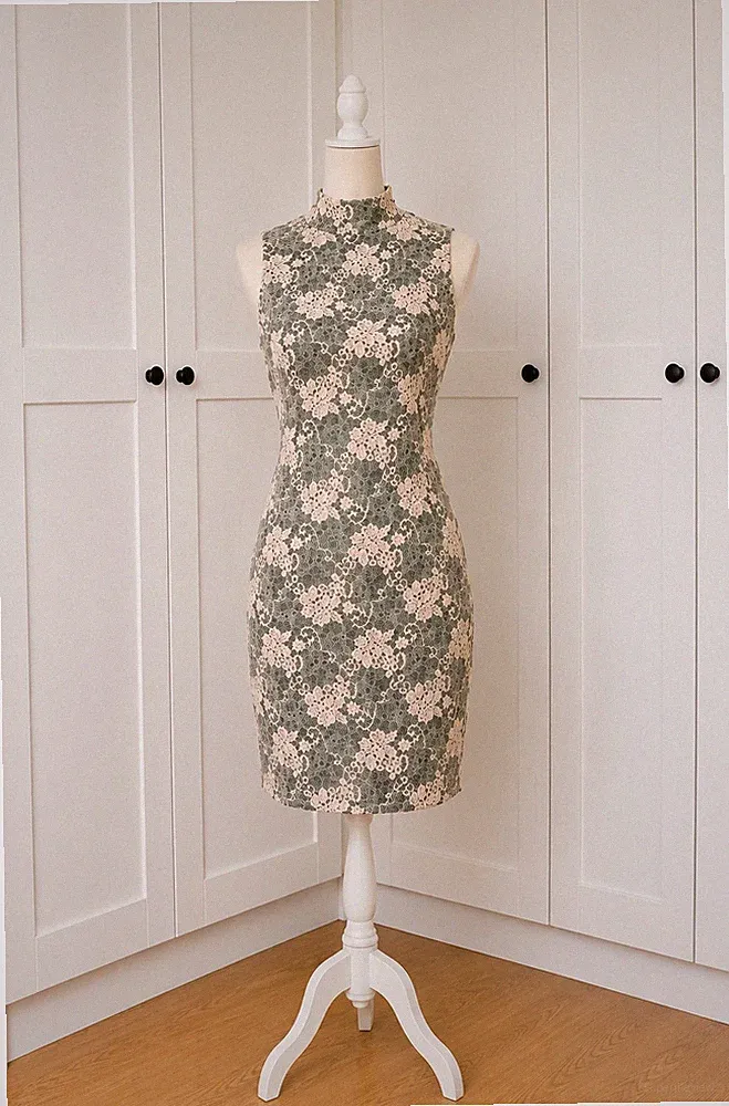 Elegantes Spitzenkleid Etuikleid Gr. 38 – Stretch, Stehkragen, 1x getragen