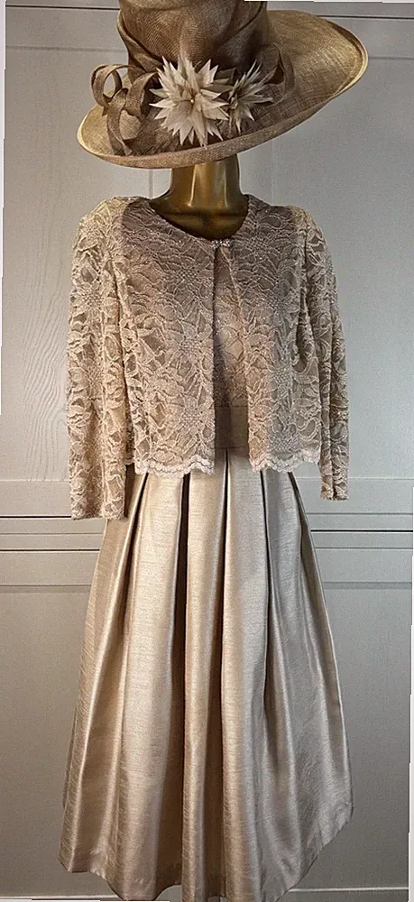 Eliza J UK 10/12 hellgold Spitze/Satin Midikleid & Achselzucken Hochzeit Gast Outfit