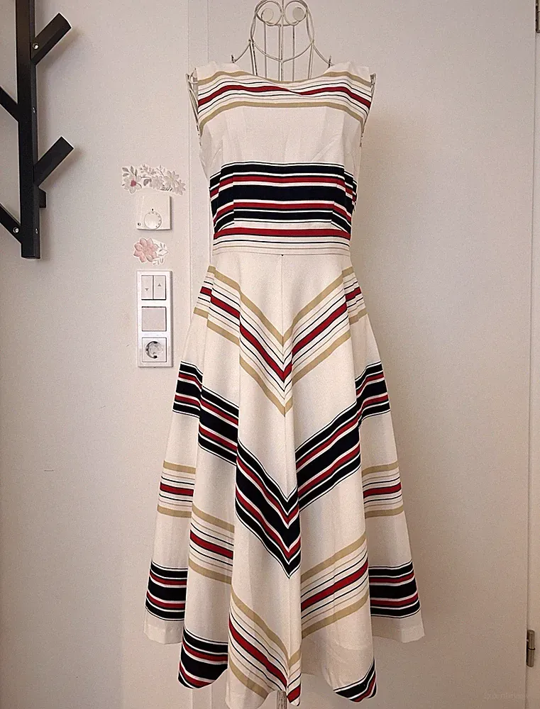 Elle Damen A-Linie Midi Kleid M weiß gestreift ärmellos Cut-Out rot/schwarz