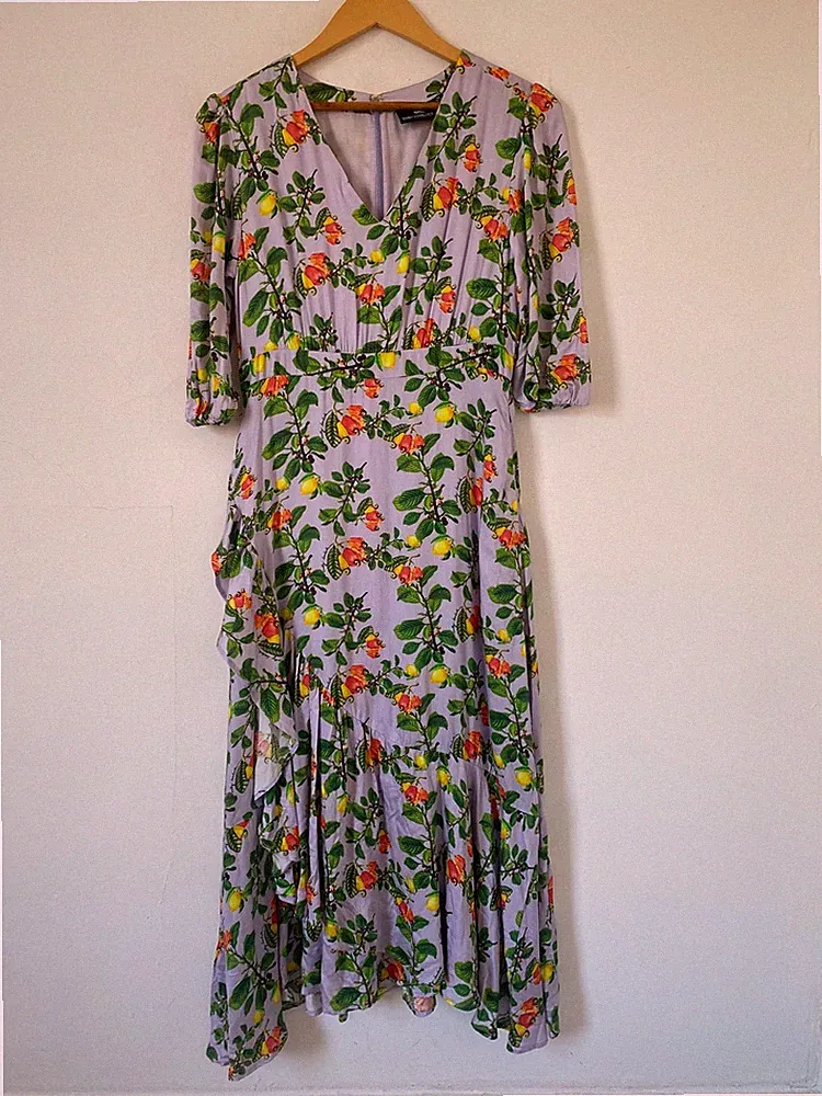 Emily Lovelock Maxikleid Größe 6 8 lila Blumen Hochzeit Gast Anlass Taschen