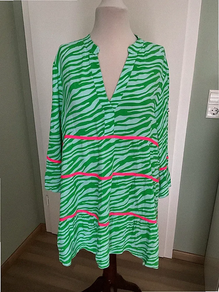 Emily van den Bergh Kleid Größe 44 Grün/Neonpink