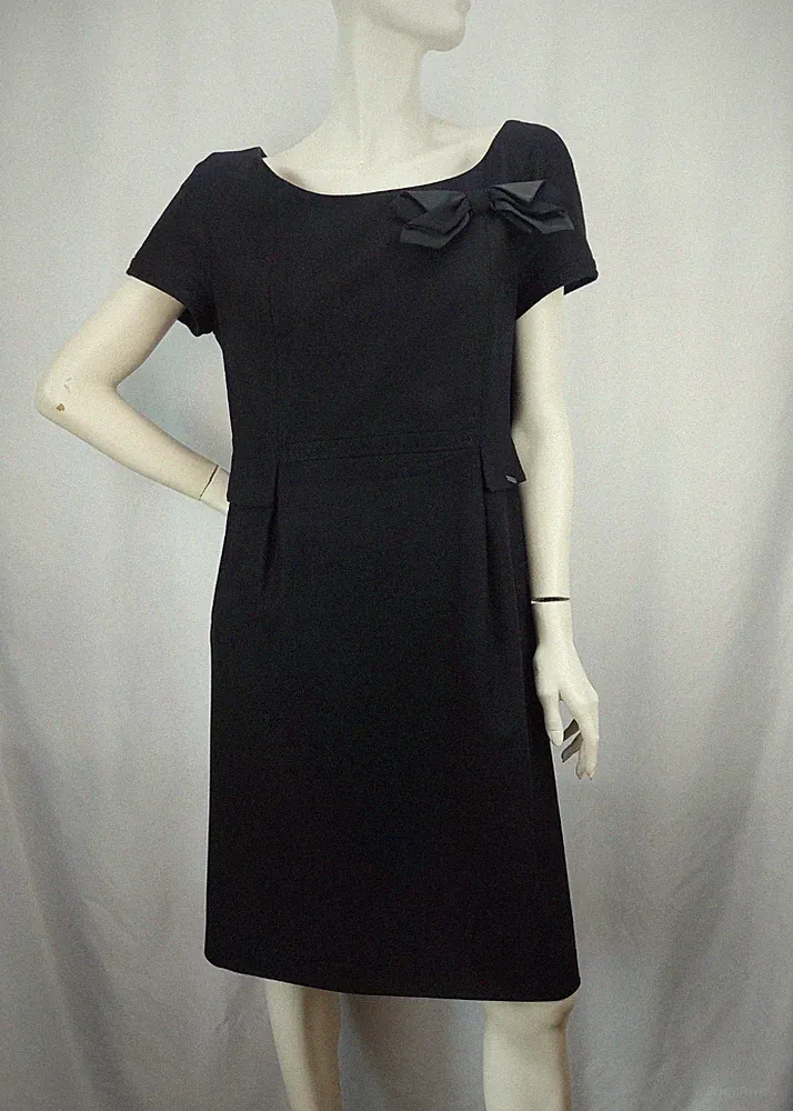 ESCADA Sport Elegantes Damenkleid mit Details Wolle Kaschmir Gr. 40 Schwarz